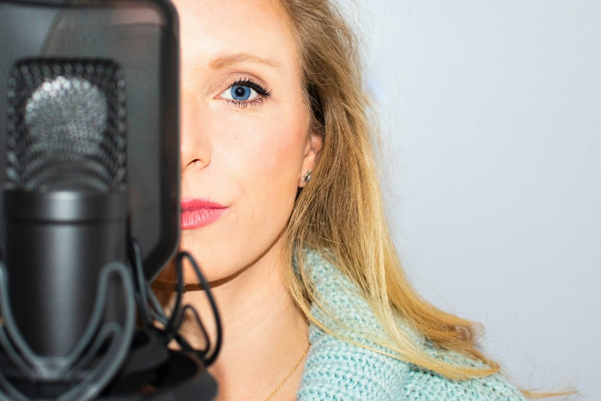 Professional vocal recording microphone in studio